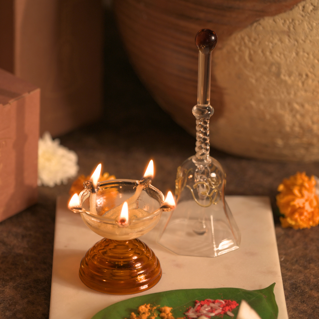 Muun Short Diya Gift Set - Short Diya and Ringing bell