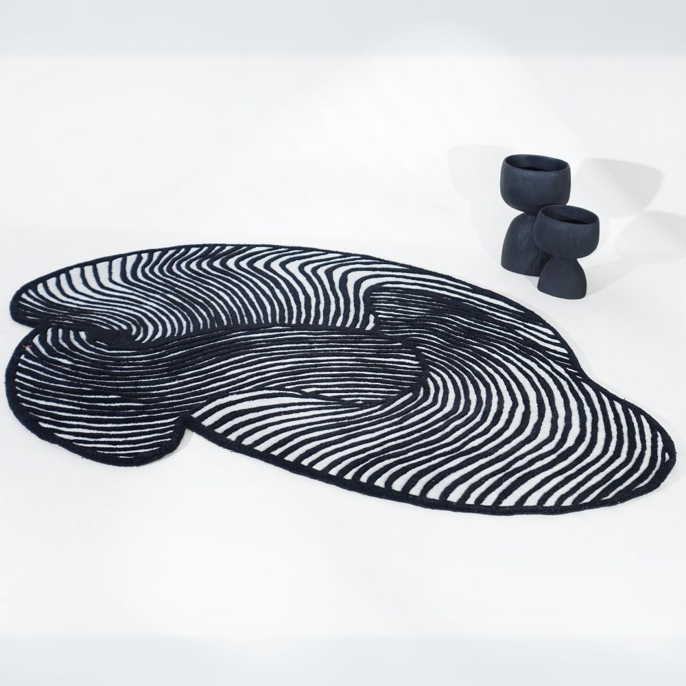 Step into a World of Black & White with Noir Maze Rug - Muun Home