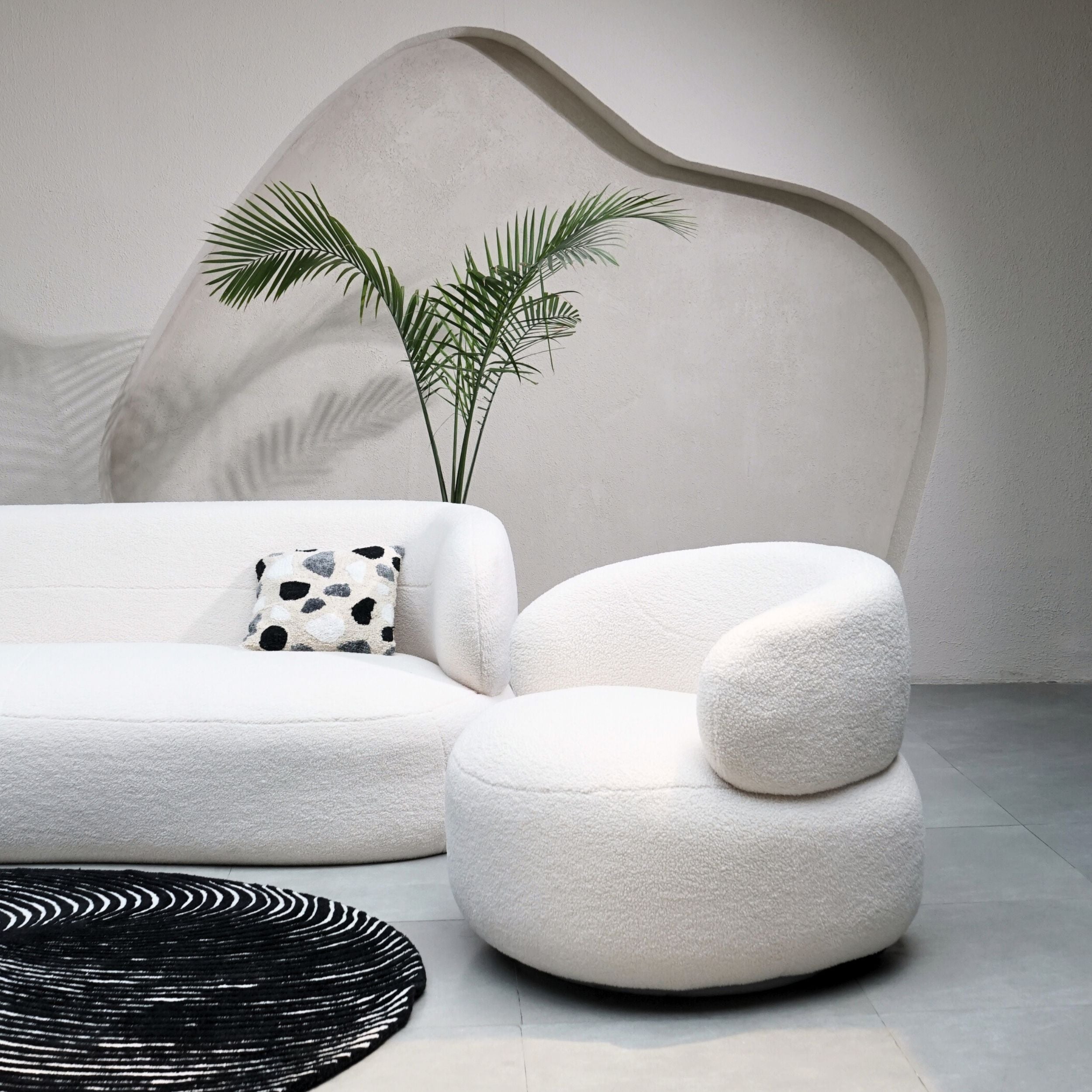 Leia Bouclé Swivel Chair - White