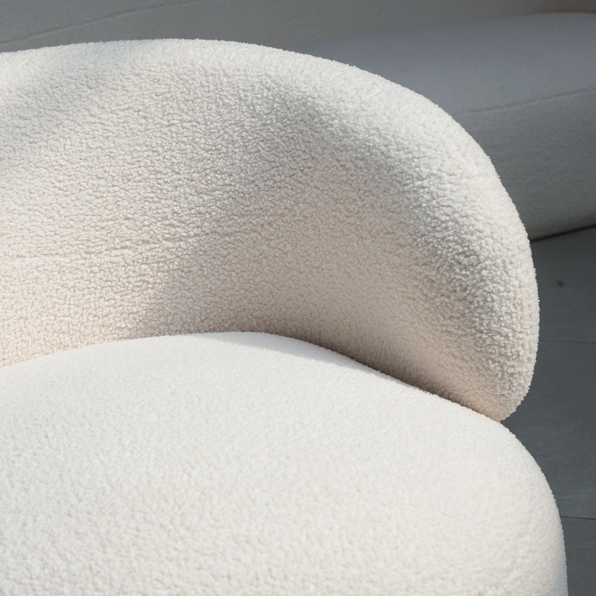 Leia Bouclé Swivel Chair - White