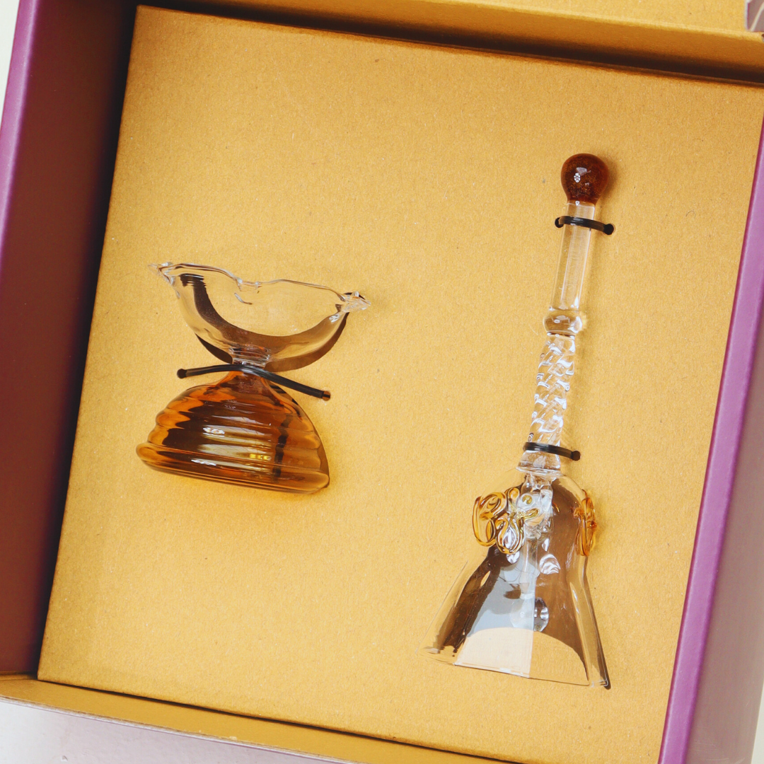 Muun Short Diya Gift Set - Short Diya and Ringing bell