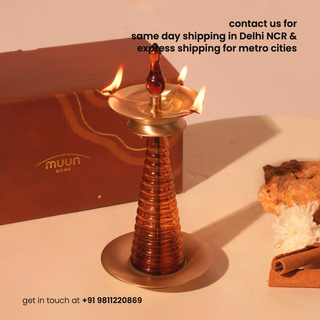 Muun Nilavilakku Oil Lamp