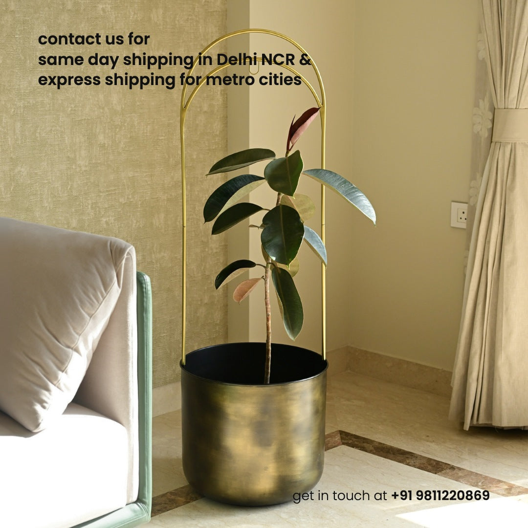Luna Standing Planter