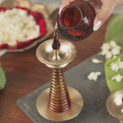 Muun Nilavilakku Oil Lamp